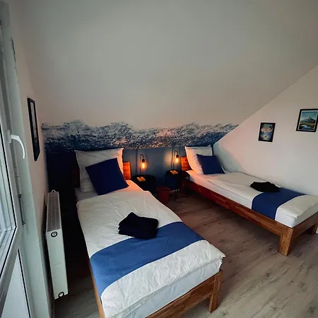 Pieks Bahay Kubo Semesterbostad Weinsheim (Bitburg-Prum)